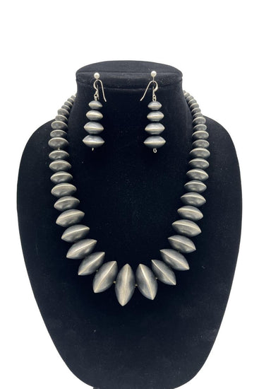 Native American Large Navajo Pearl Necklace 