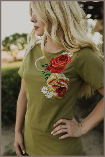 Rodeo Quincy Daisy Lou Embroidered Tee